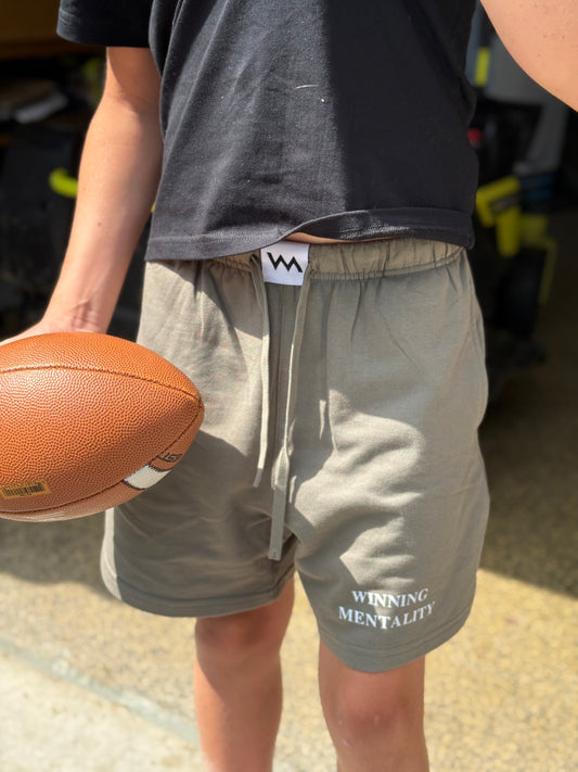 WINNING MENTALITY YOUTH SHORTS - LIGHT GREY